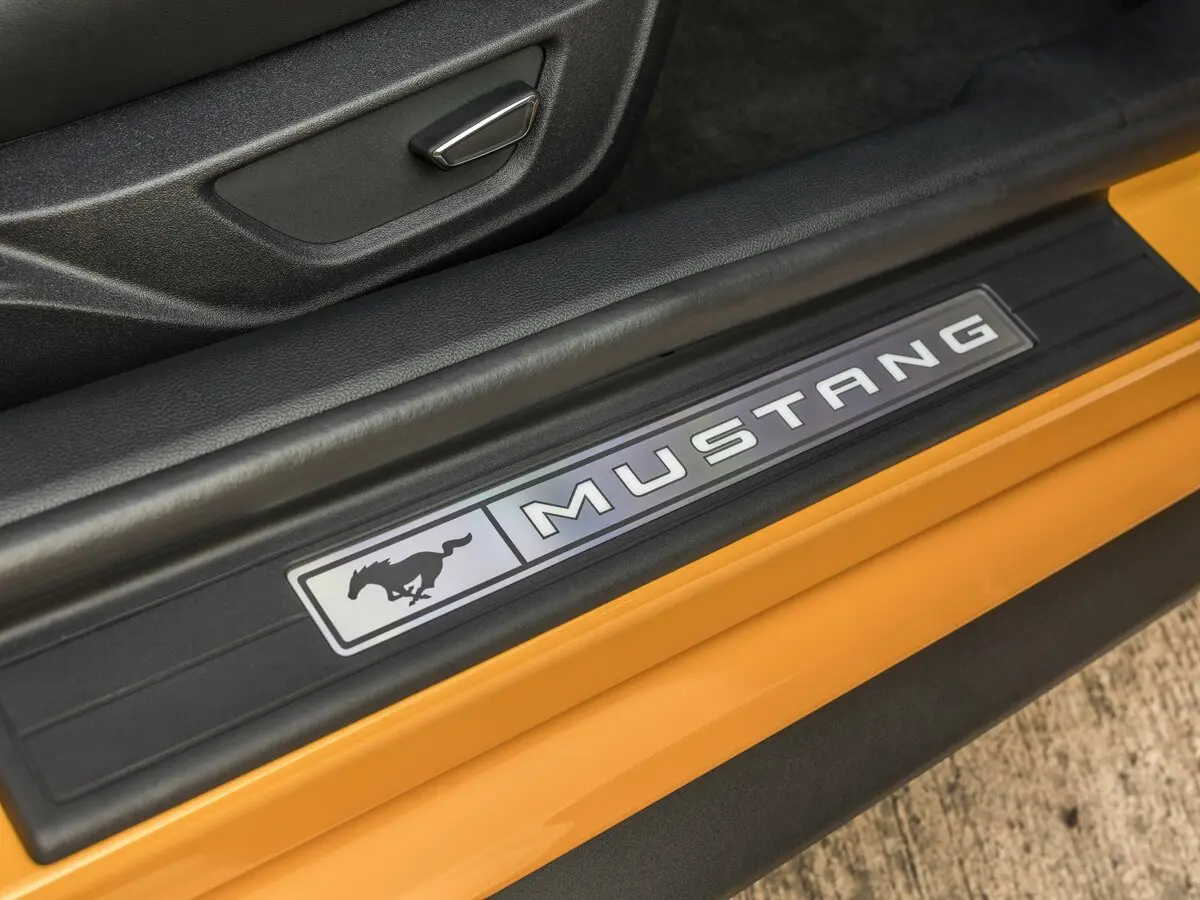 Ford Mustang VI Рестайлинг Купе — сүрөт 17
