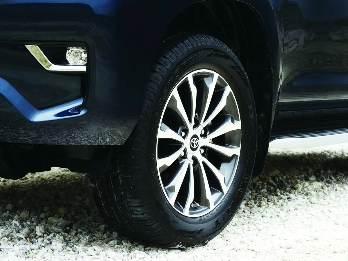 Toyota Land Cruiser Prado 150 Series Рестайлинг 2 Внедорожник 5 дв. — фото 17