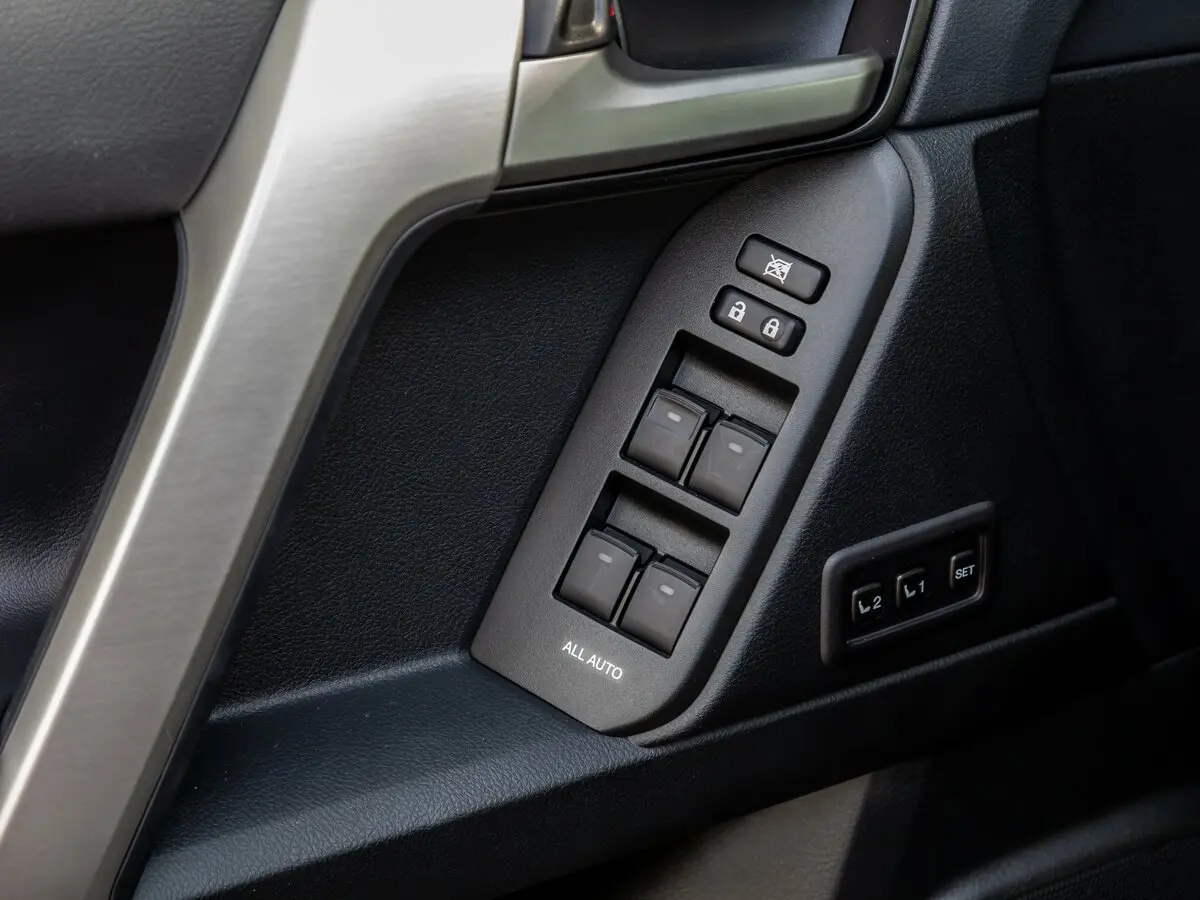 Toyota Land Cruiser Prado 150 Series Рестайлинг 2 Внедорожник 5 дв. — фото 29