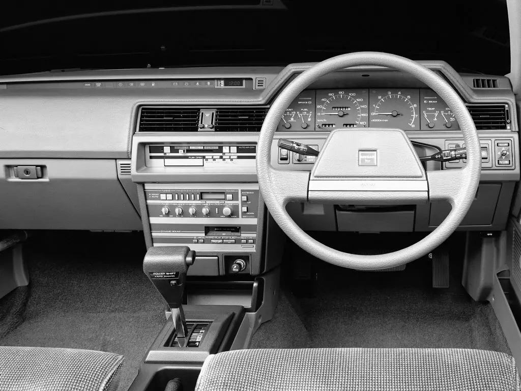 Nissan Bluebird Maxima II (PU11) Седан-хардтоп — сүрөт 4