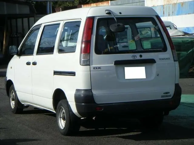 Toyota Town Ace III Компактвэн — фото 3