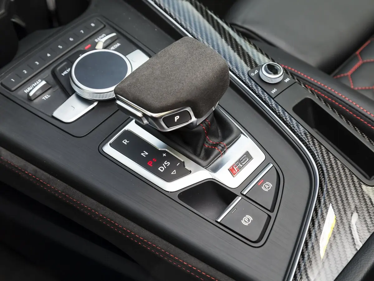 Audi RS 4 IV (B9) Универсал 5 дв. — сүрөт 25
