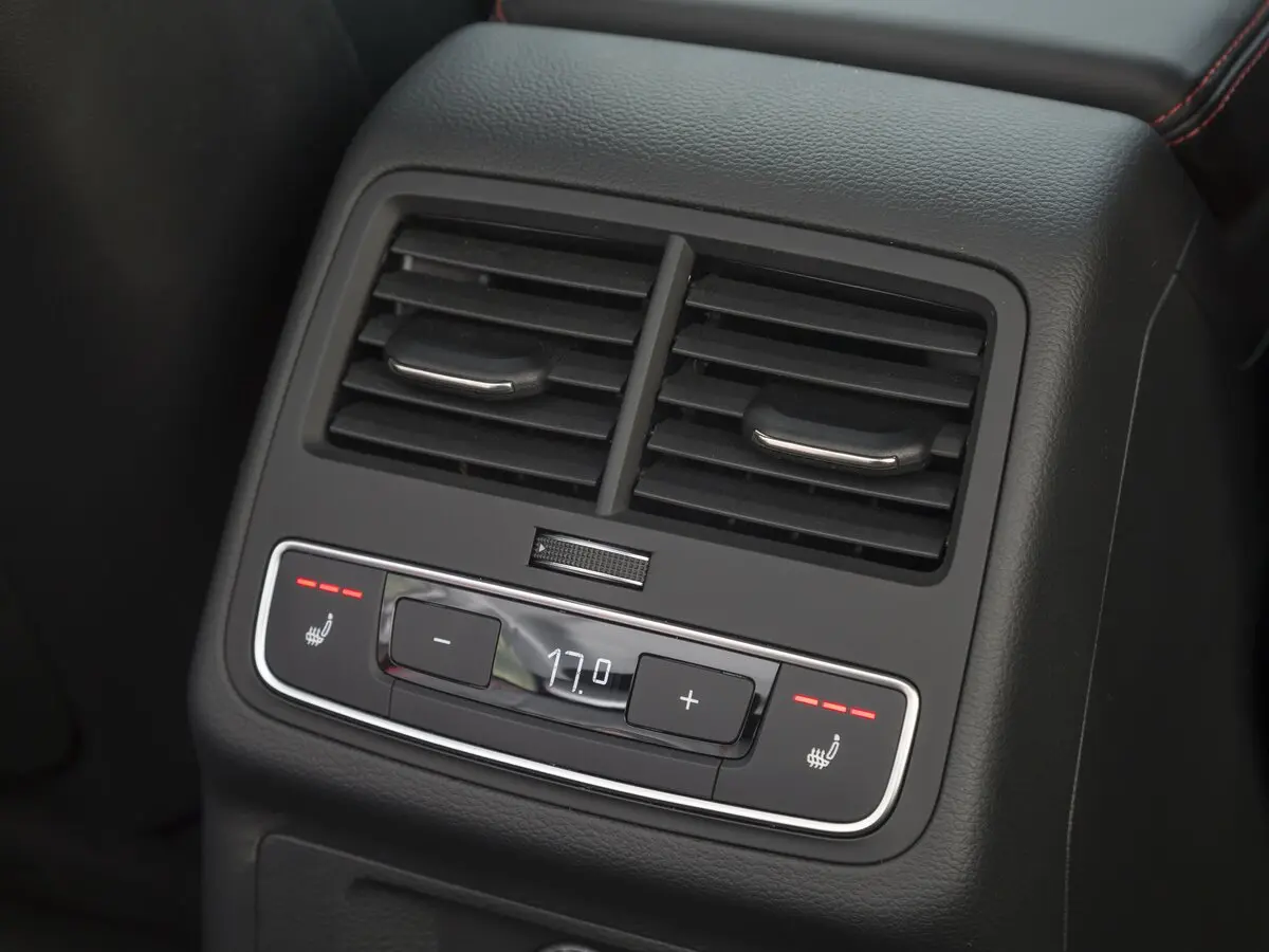 Audi RS 4 IV (B9) Универсал 5 дв. — сүрөт 31