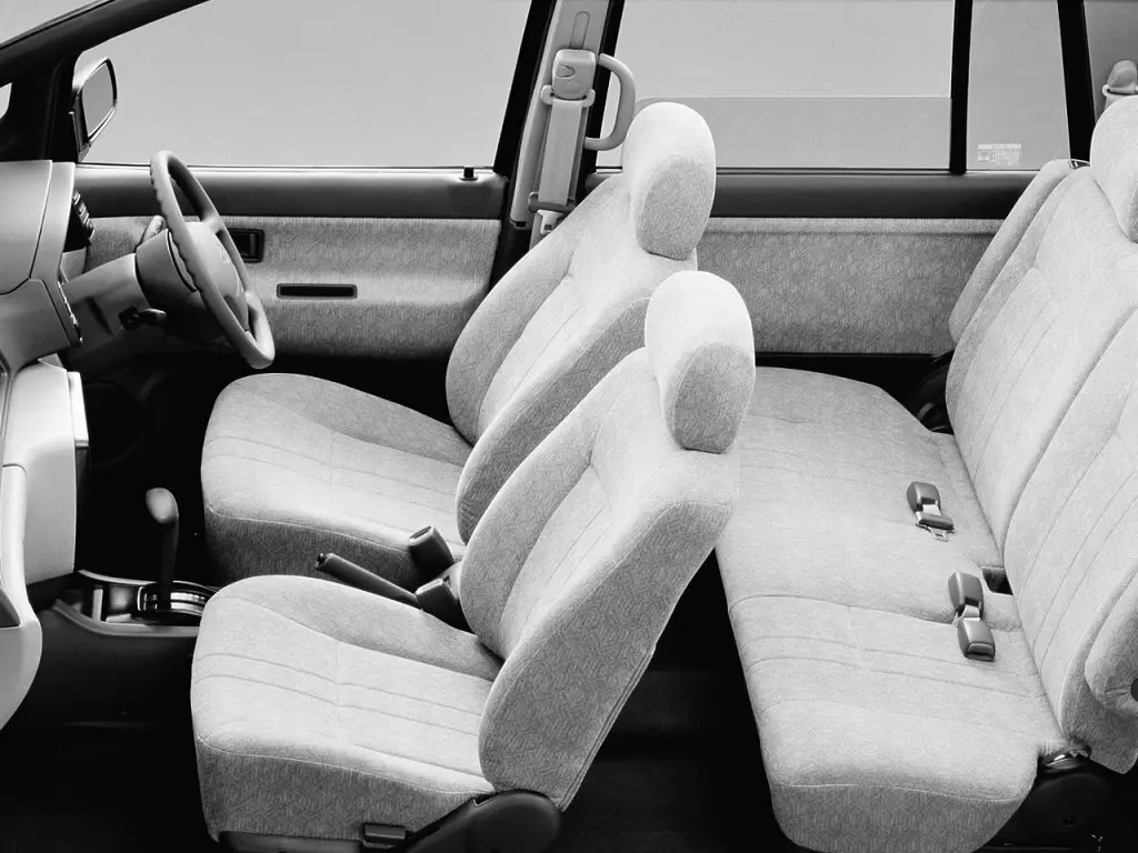 Nissan Prairie II (M11) Компактвэн Joy — сүрөт 4