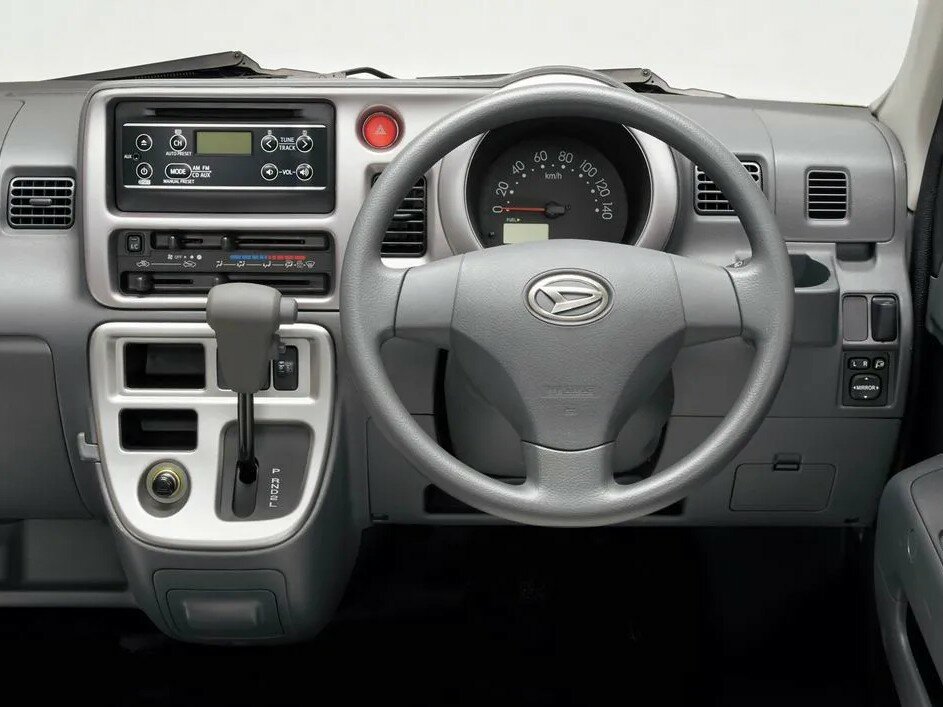 Daihatsu Hijet X Микровэн — фото 5