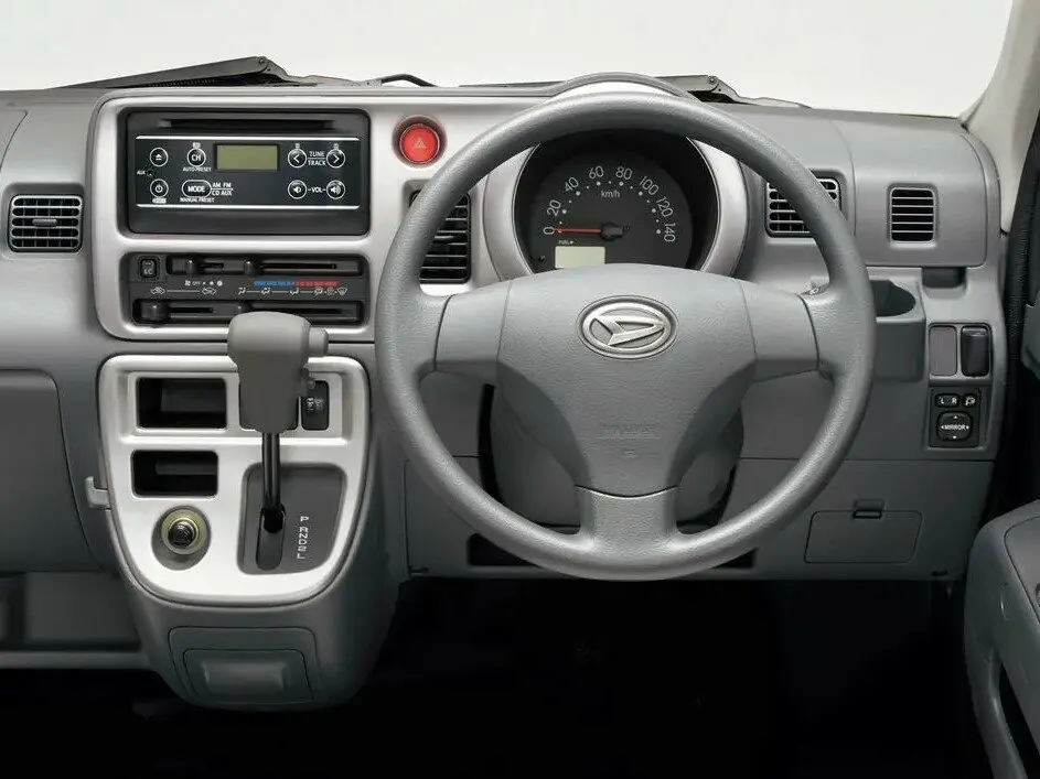 Daihatsu Hijet X Микровэн — photo 4