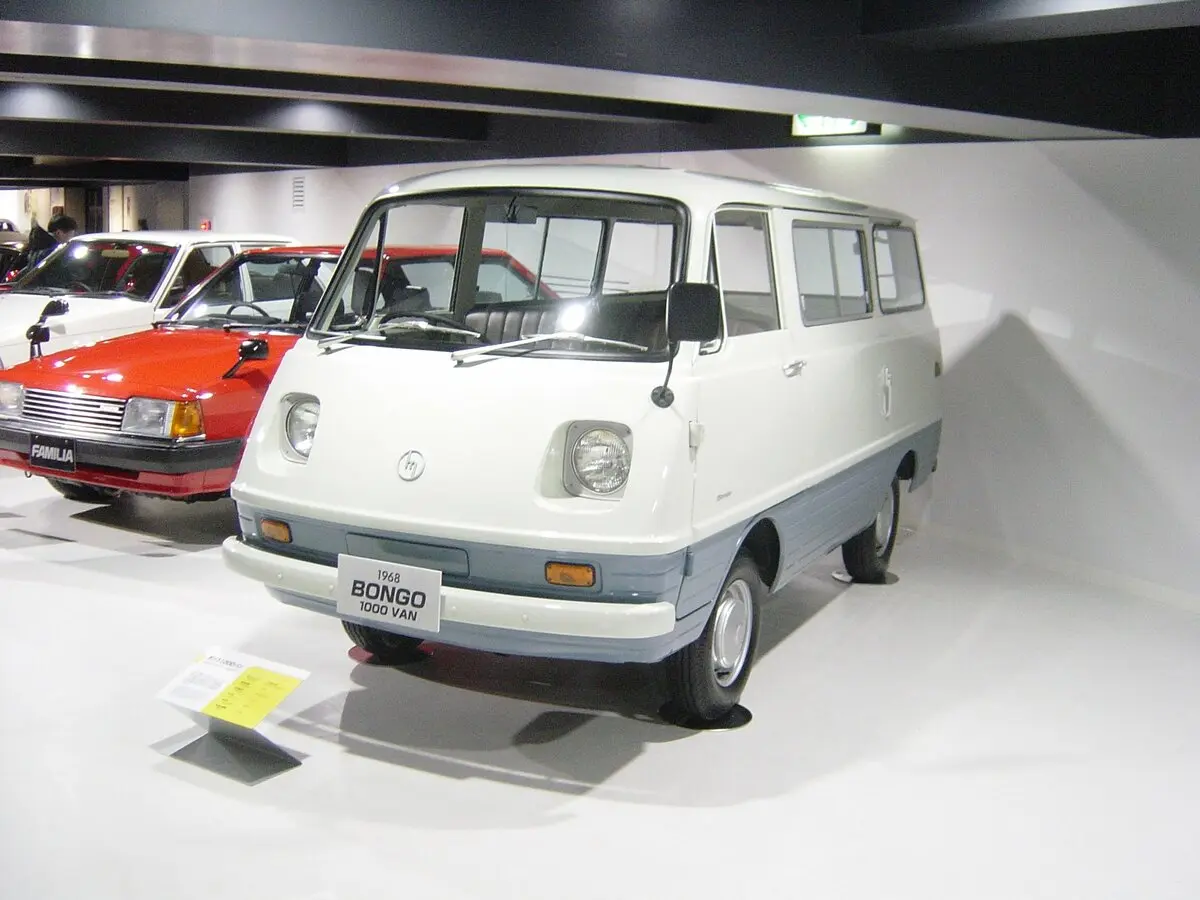 Mazda Bongo I Минивэн