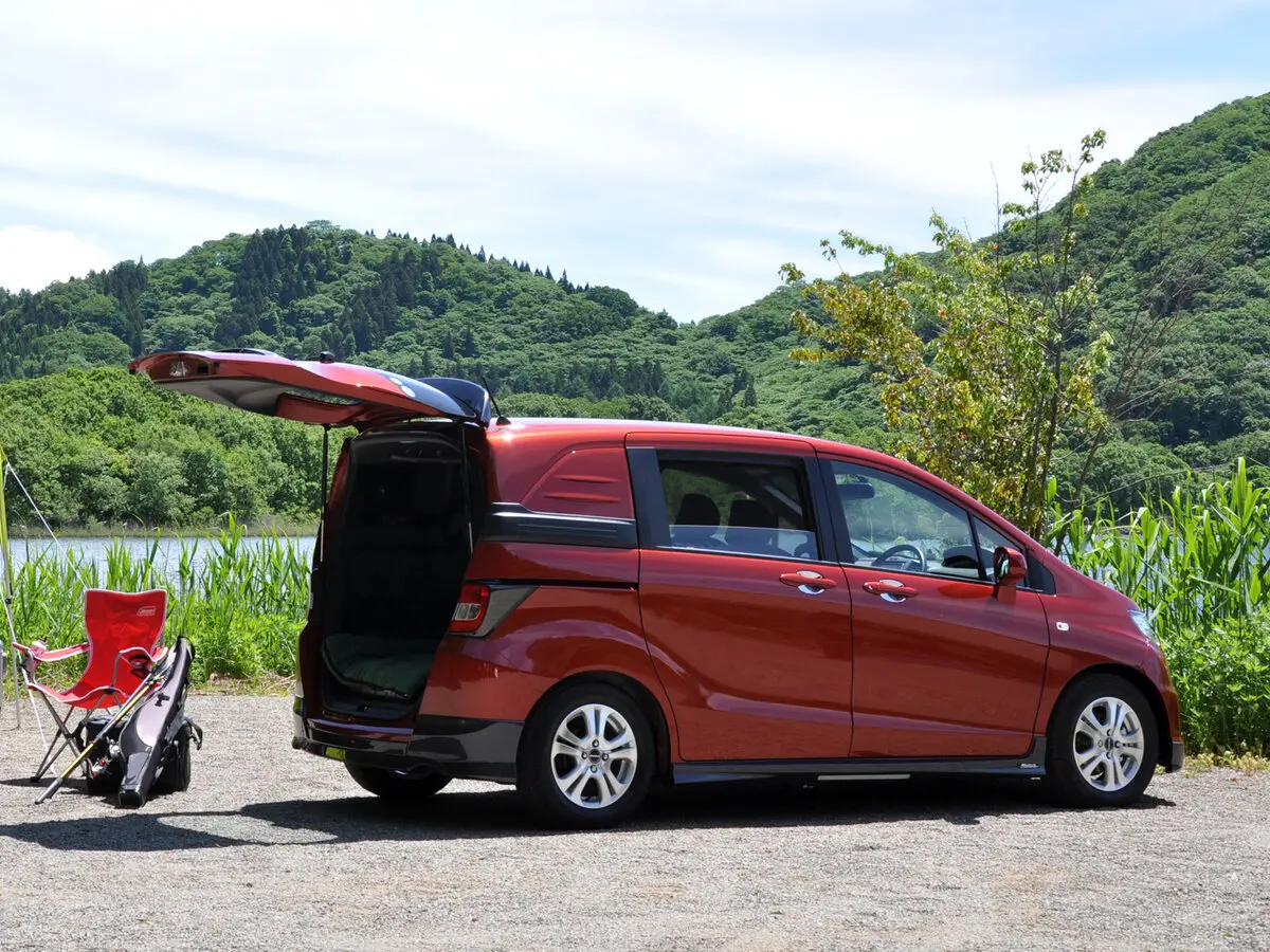 Honda Freed I Компактвэн Spike — сүрөт 2
