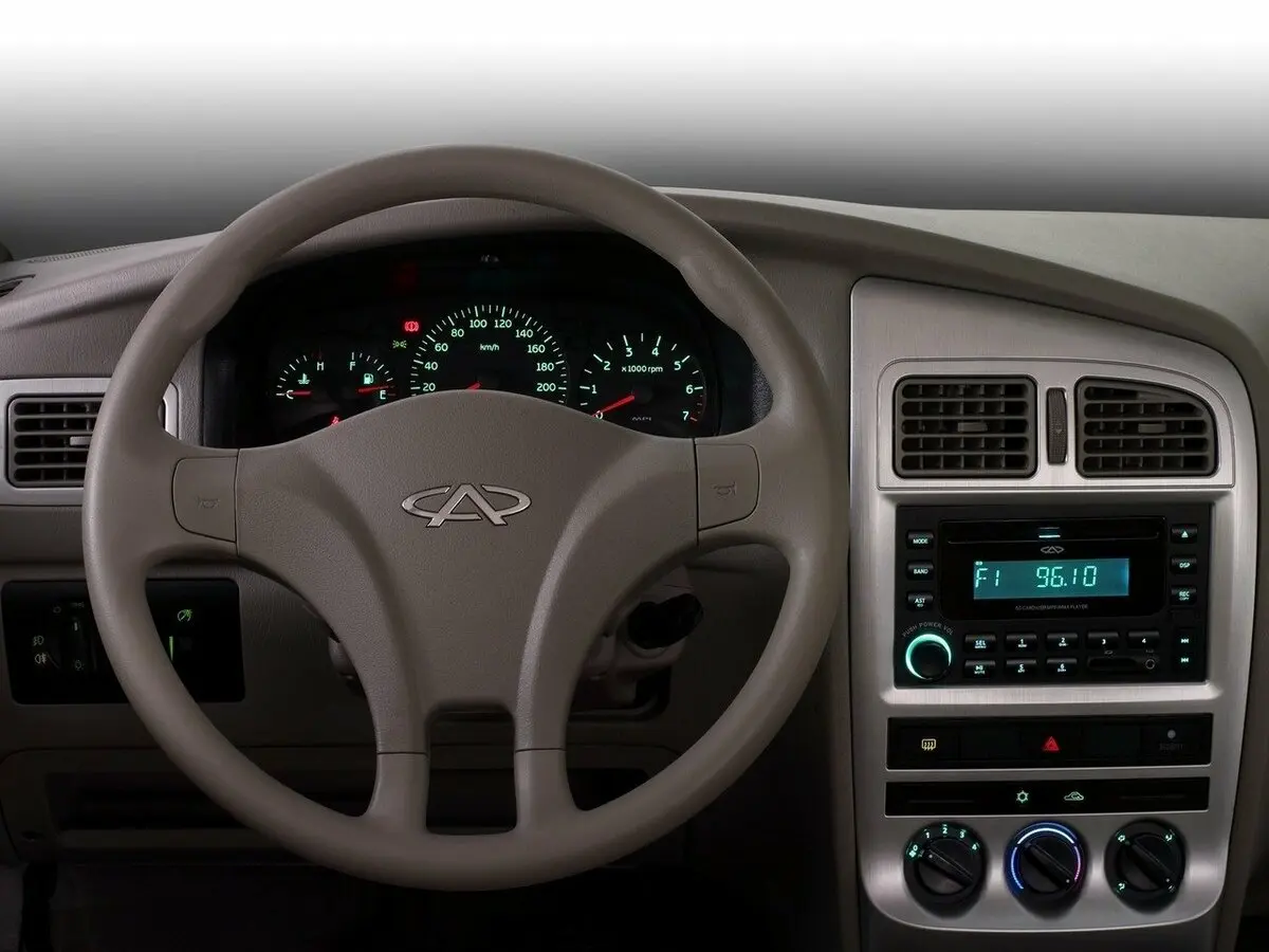 Chery Amulet (A15) I Рестайлинг Лифтбек — сүрөт 4
