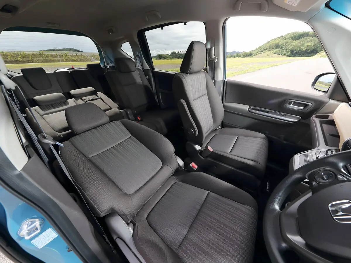 Honda Freed II Компактвэн — сүрөт 8
