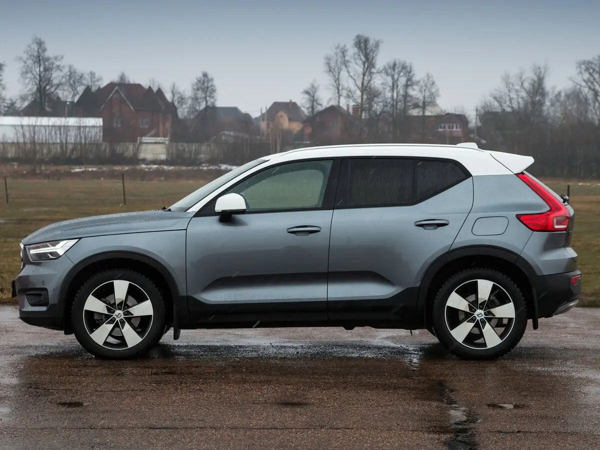 Volvo XC40 I Внедорожник 5 дв. — 照片 17