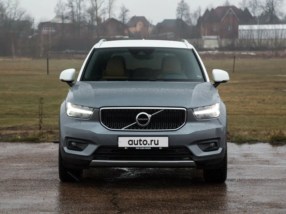 Volvo XC40 I Внедорожник 5 дв. — 照片 18