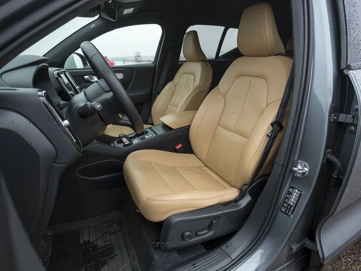 Volvo XC40 I Внедорожник 5 дв. — 照片 23