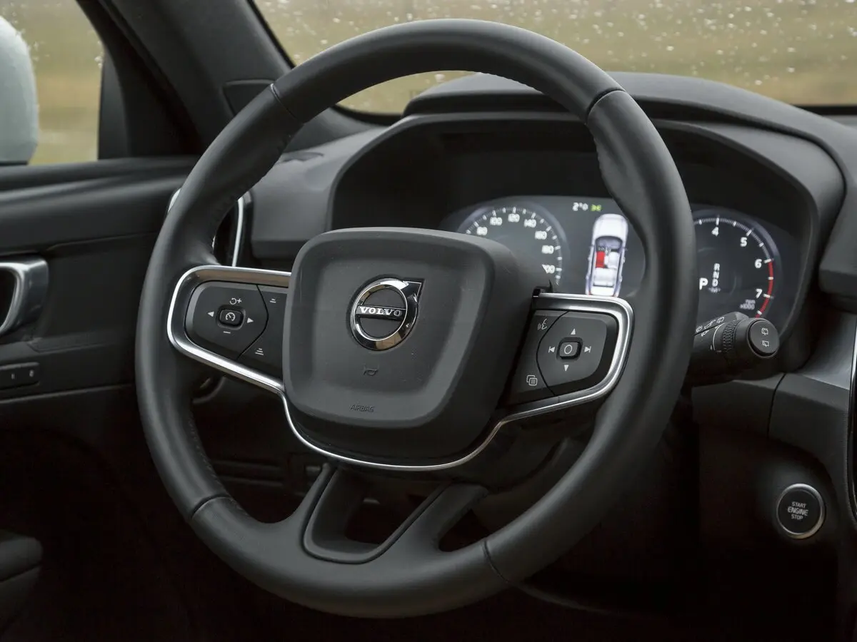 Volvo XC40 I Внедорожник 5 дв. — 照片 25