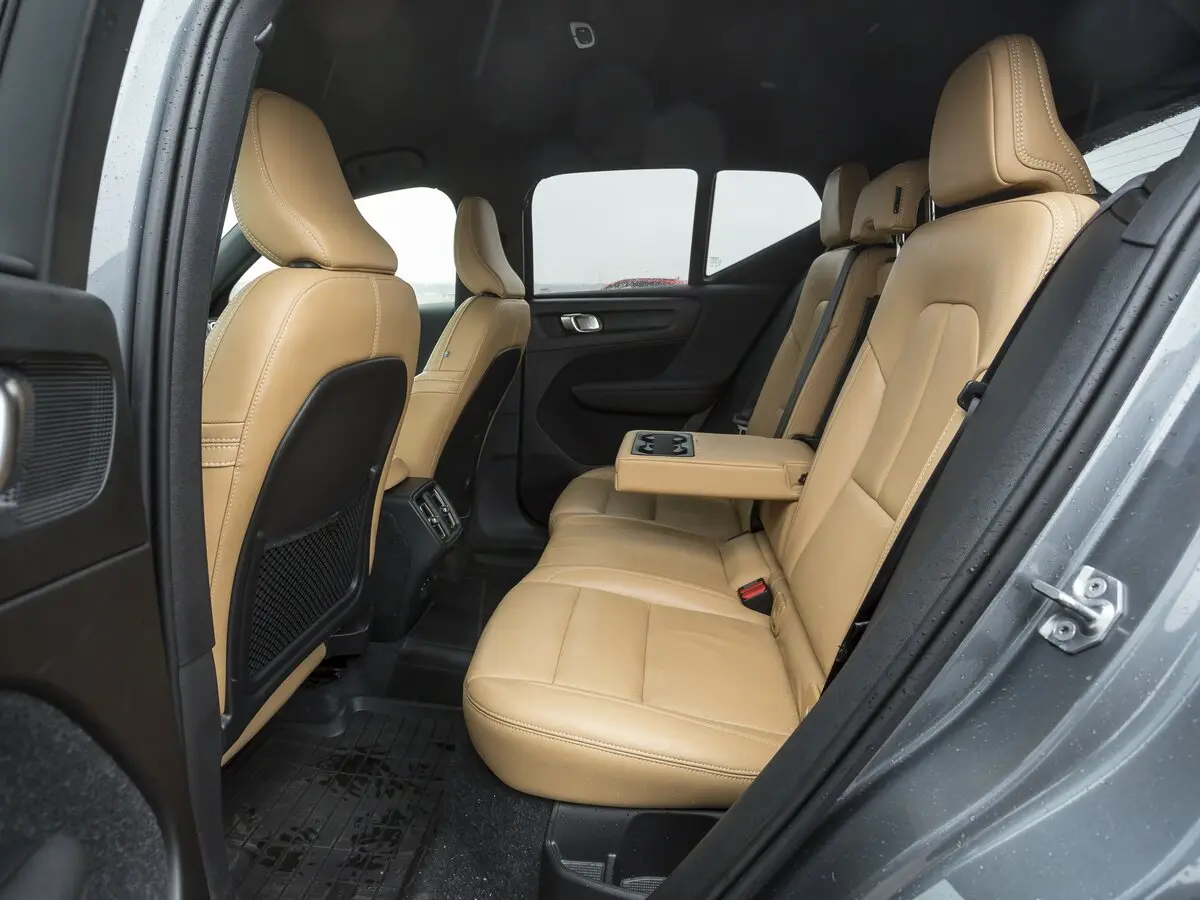 Volvo XC40 I Внедорожник 5 дв. — 照片 26