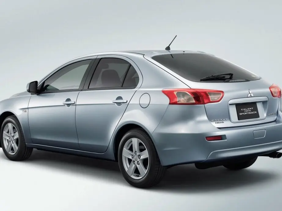 Mitsubishi Galant Fortis I Хэтчбек 5 дв. — сүрөт 3