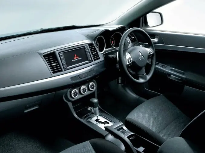 Mitsubishi Galant Fortis I Седан — сүрөт 6