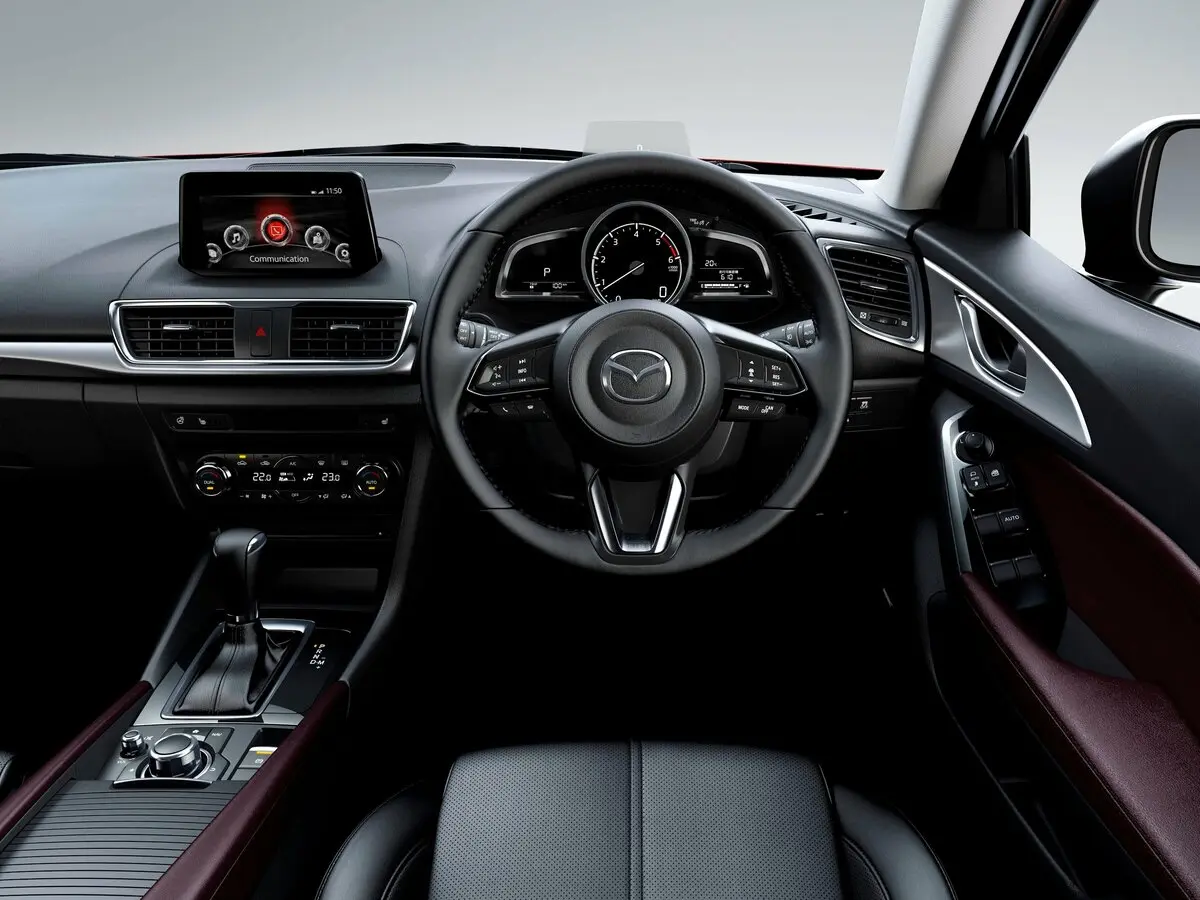Mazda Axela III Рестайлинг Хэтчбек 5 дв. — сүрөт 6