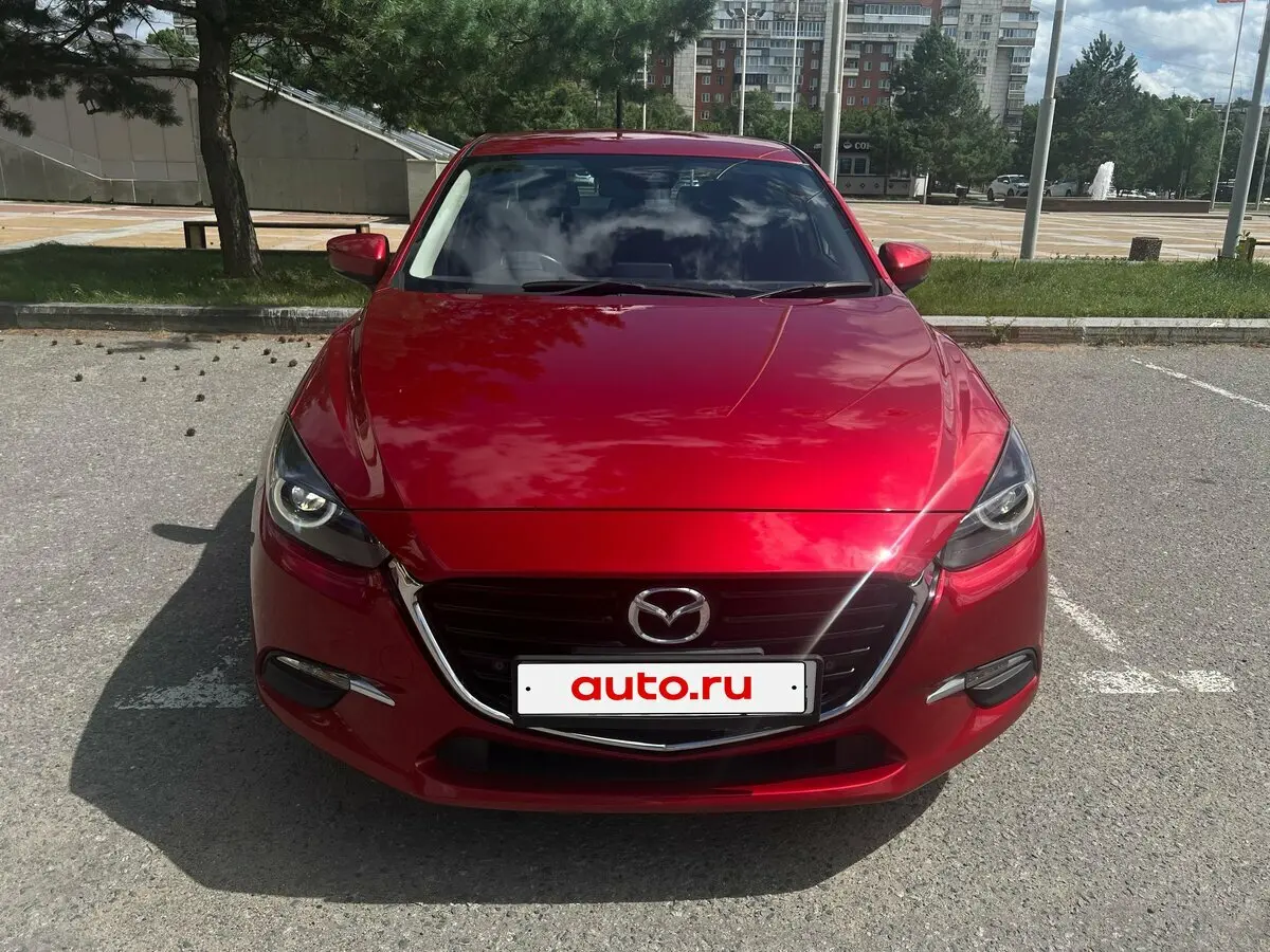 Mazda Axela III Рестайлинг Седан — photo 3