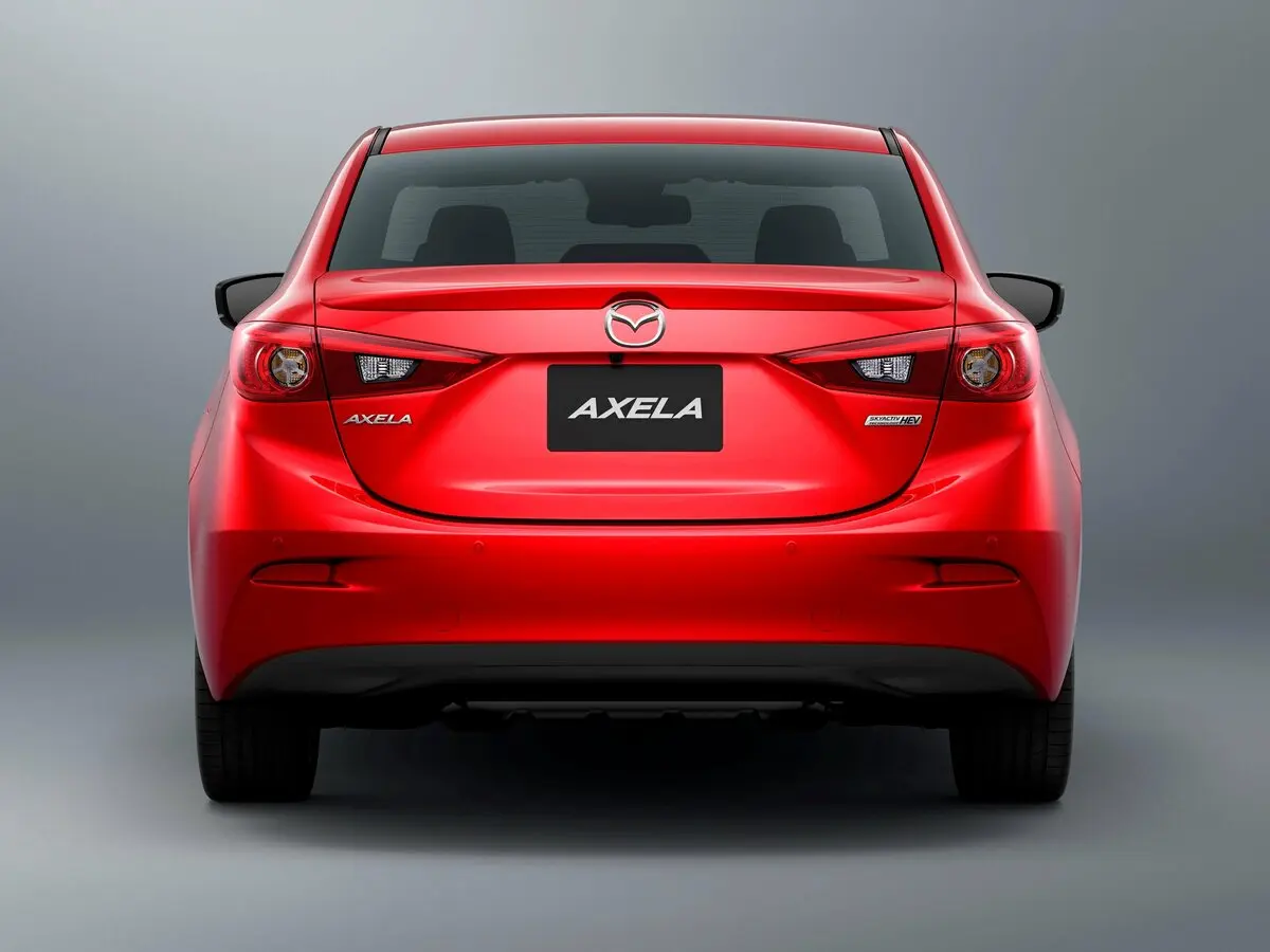 Mazda Axela III Рестайлинг Седан — photo 4