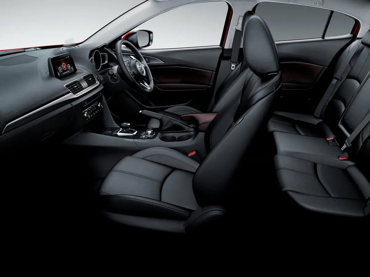 Mazda Axela III Рестайлинг Седан — photo 7