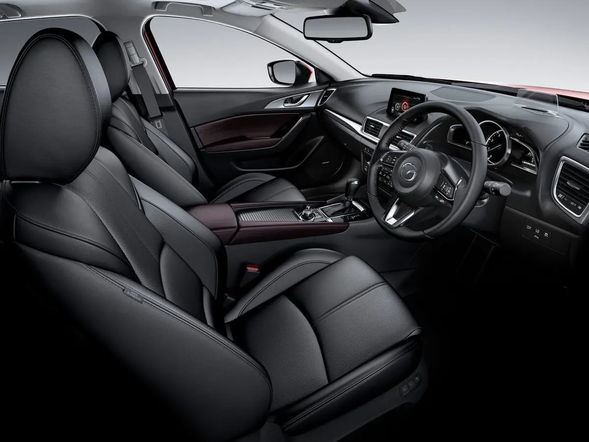 Mazda Axela III Рестайлинг Седан — photo 8