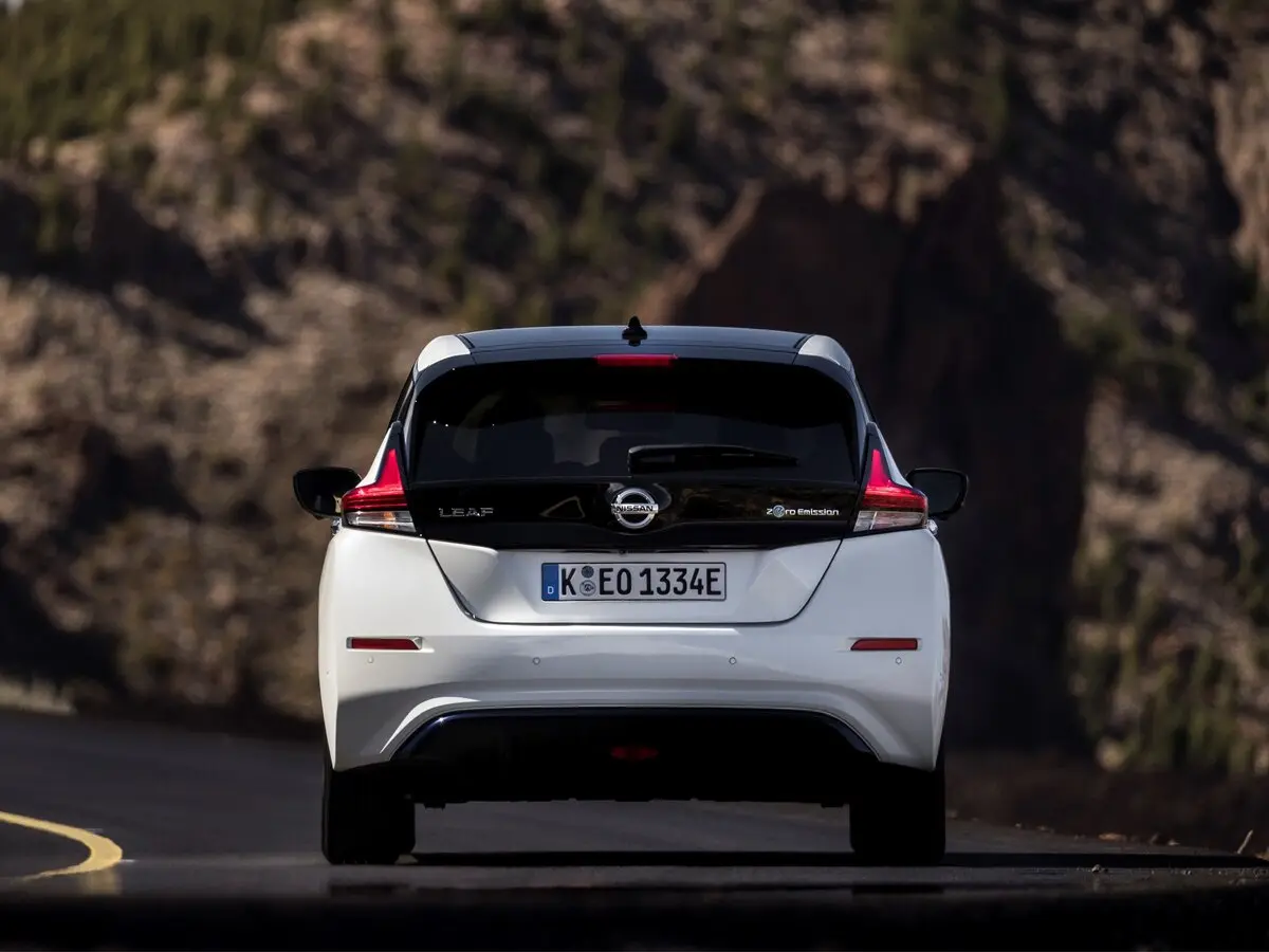 Nissan Leaf II (ZE1) Хэтчбек 5 дв. — сүрөт 4