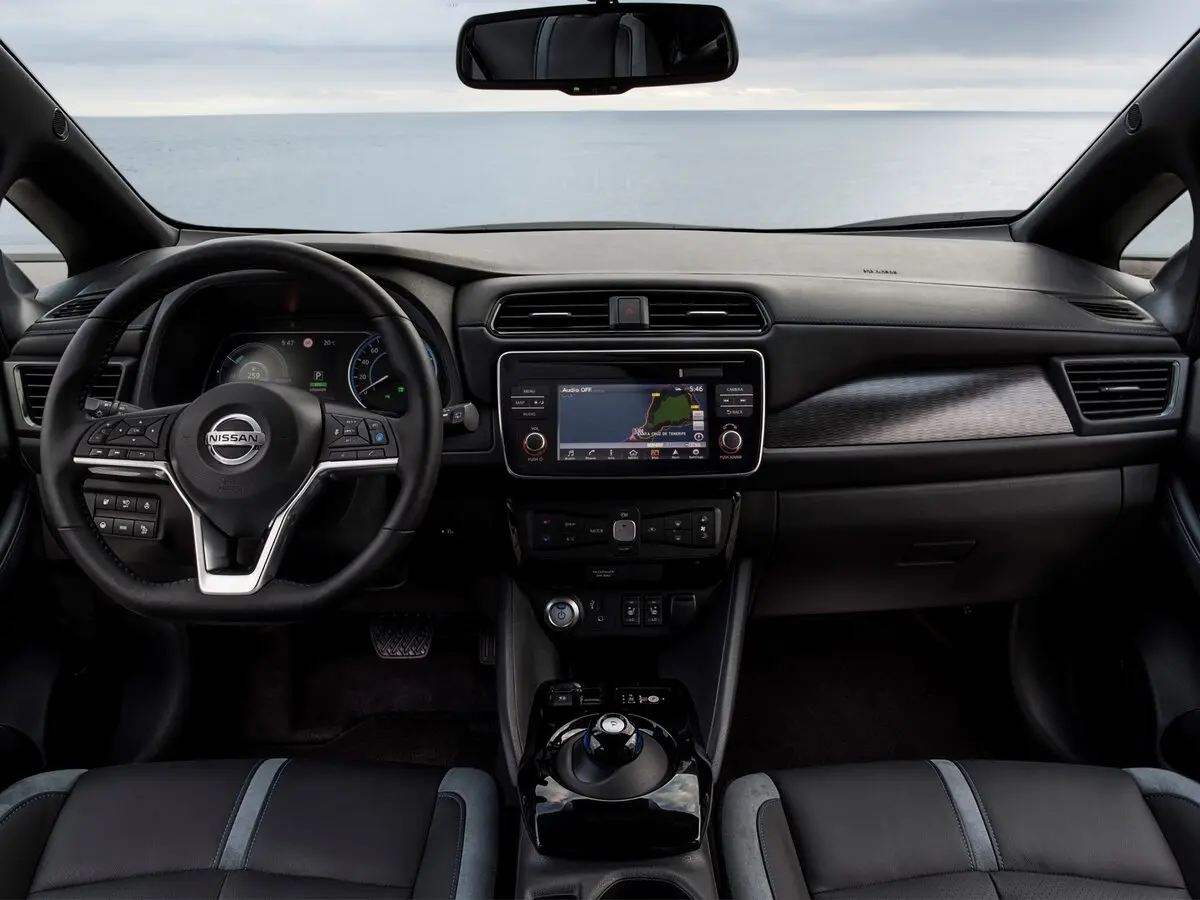 Nissan Leaf II (ZE1) Хэтчбек 5 дв. — сүрөт 6