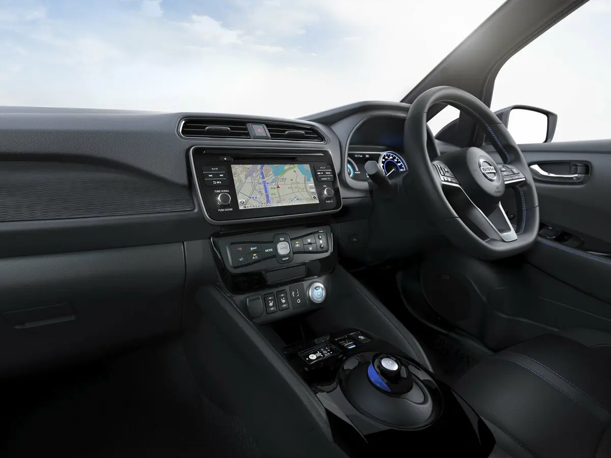 Nissan Leaf II (ZE1) Хэтчбек 5 дв. — сүрөт 7