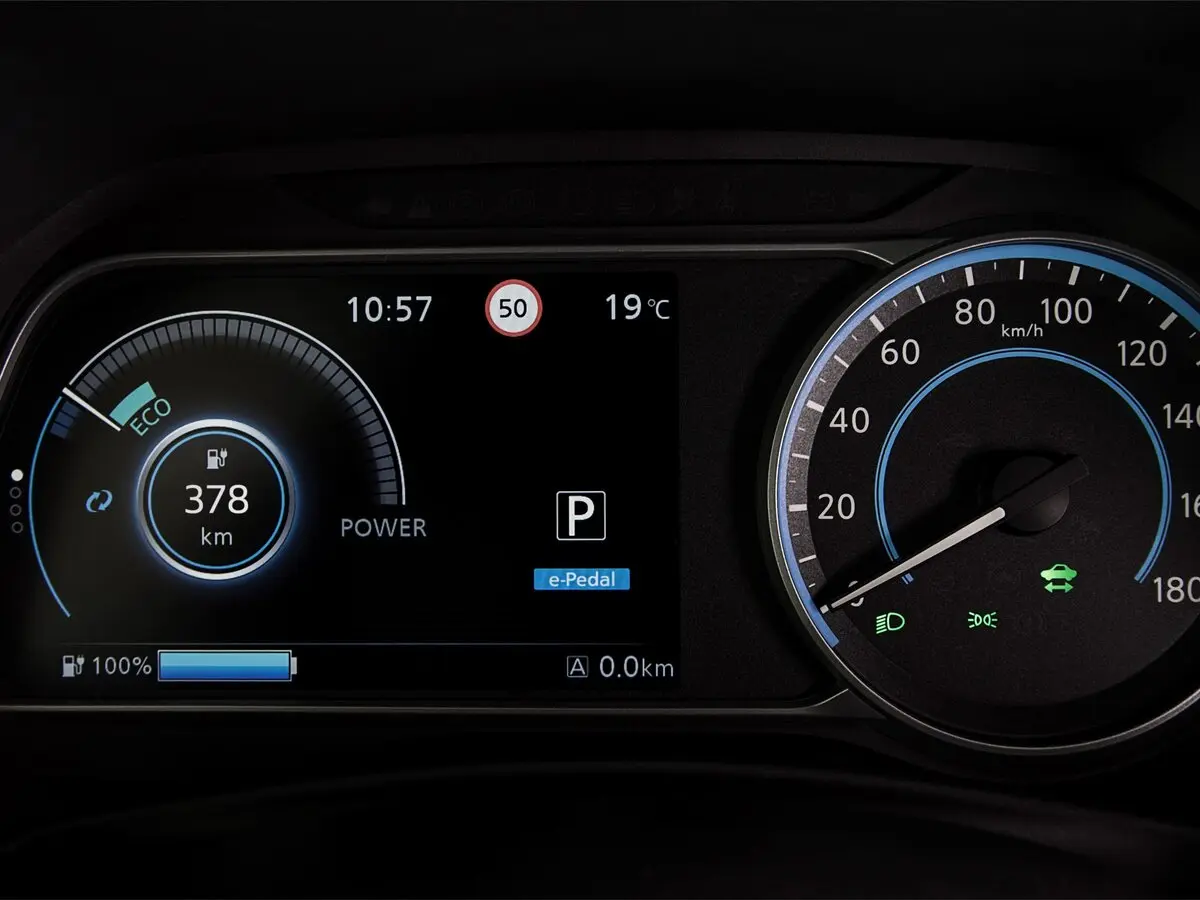Nissan Leaf II (ZE1) Хэтчбек 5 дв. — сүрөт 9