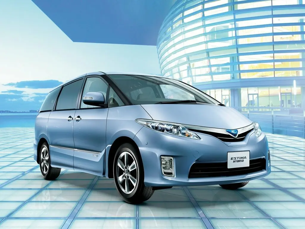 Toyota Estima III Рестайлинг Минивэн — фото 3