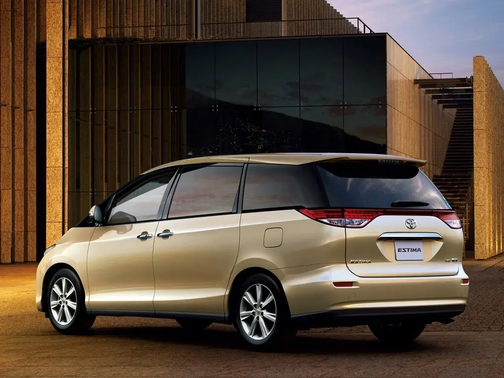 Toyota Estima III Рестайлинг Минивэн — фото 4