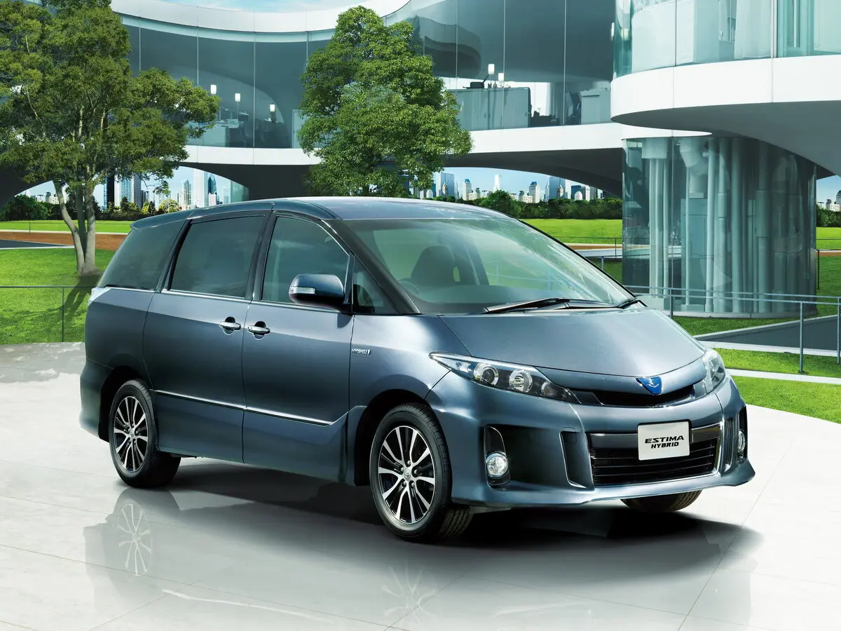 Toyota Estima III Рестайлинг 2 Минивэн — фото 2