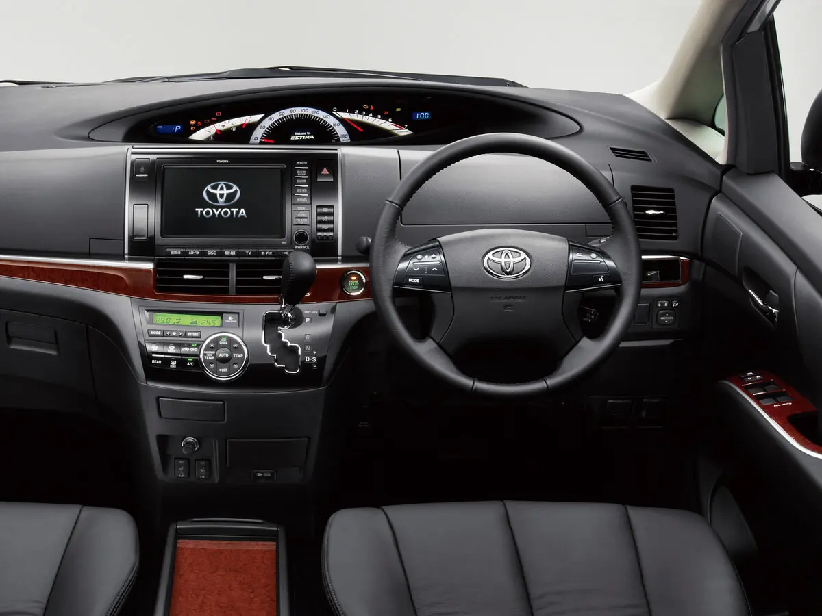 Toyota Estima III Рестайлинг 2 Минивэн — фото 5