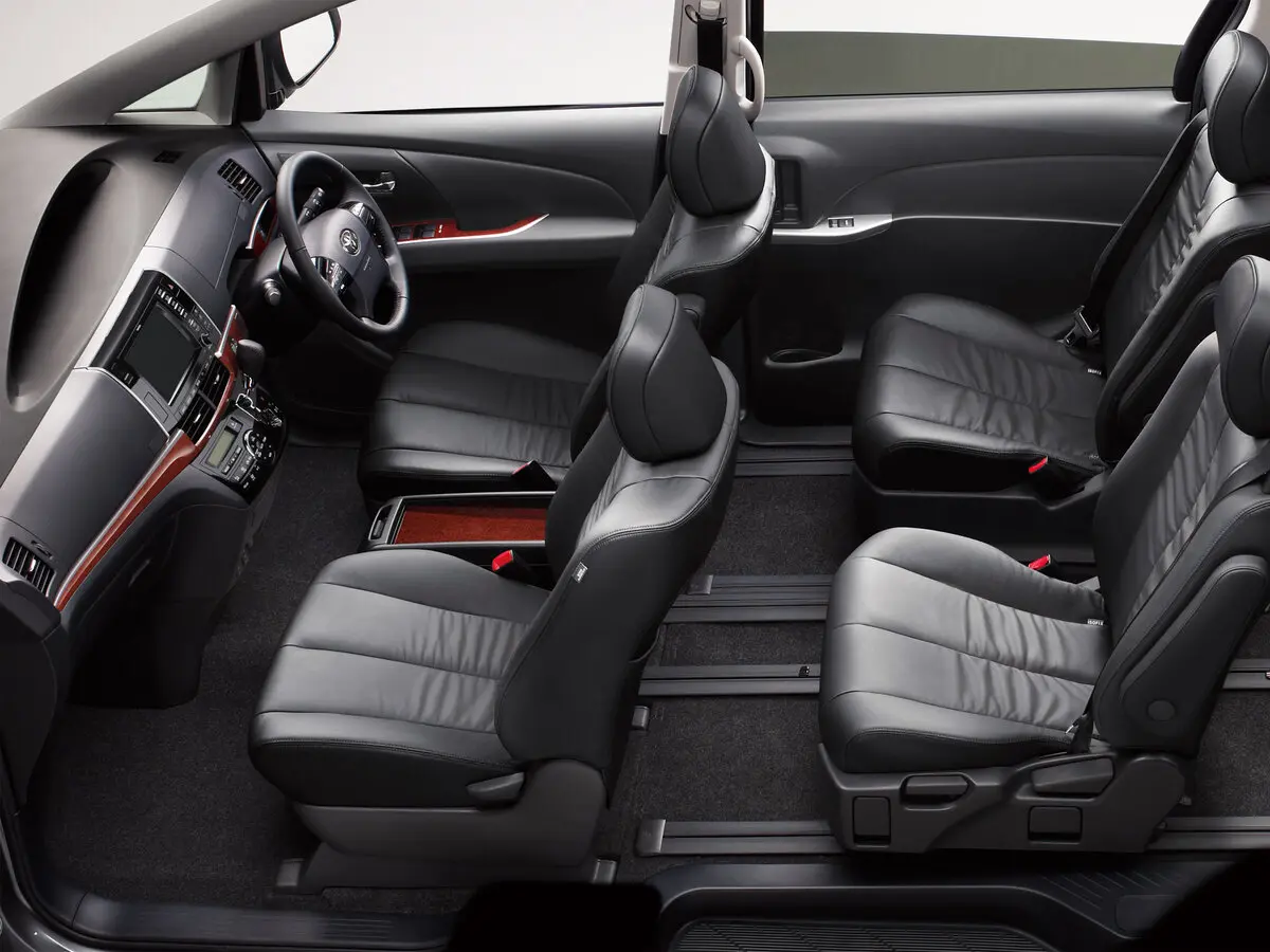 Toyota Estima III Рестайлинг 2 Минивэн — фото 6