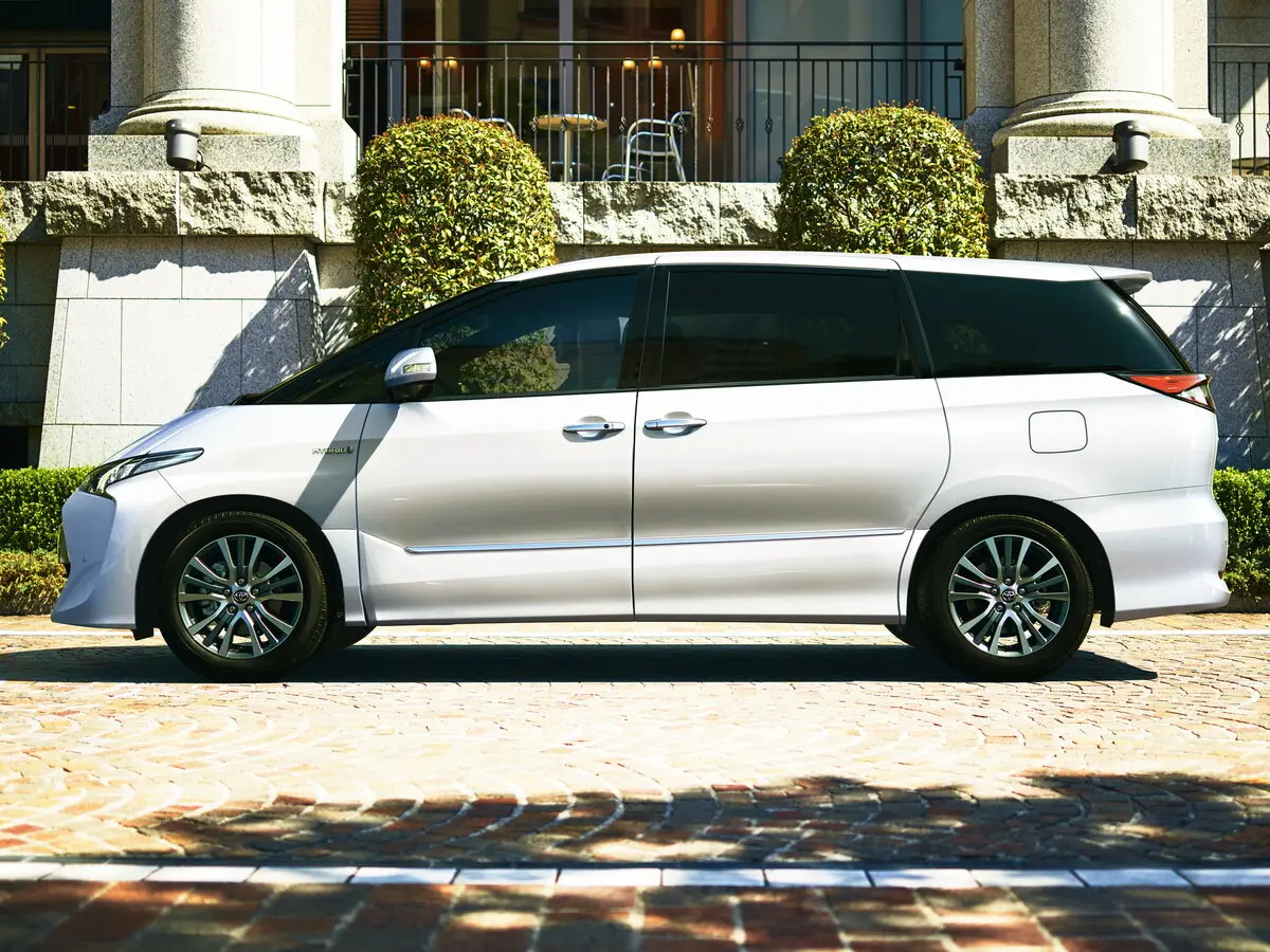 Toyota Estima III Рестайлинг 3 Минивэн — фото 2