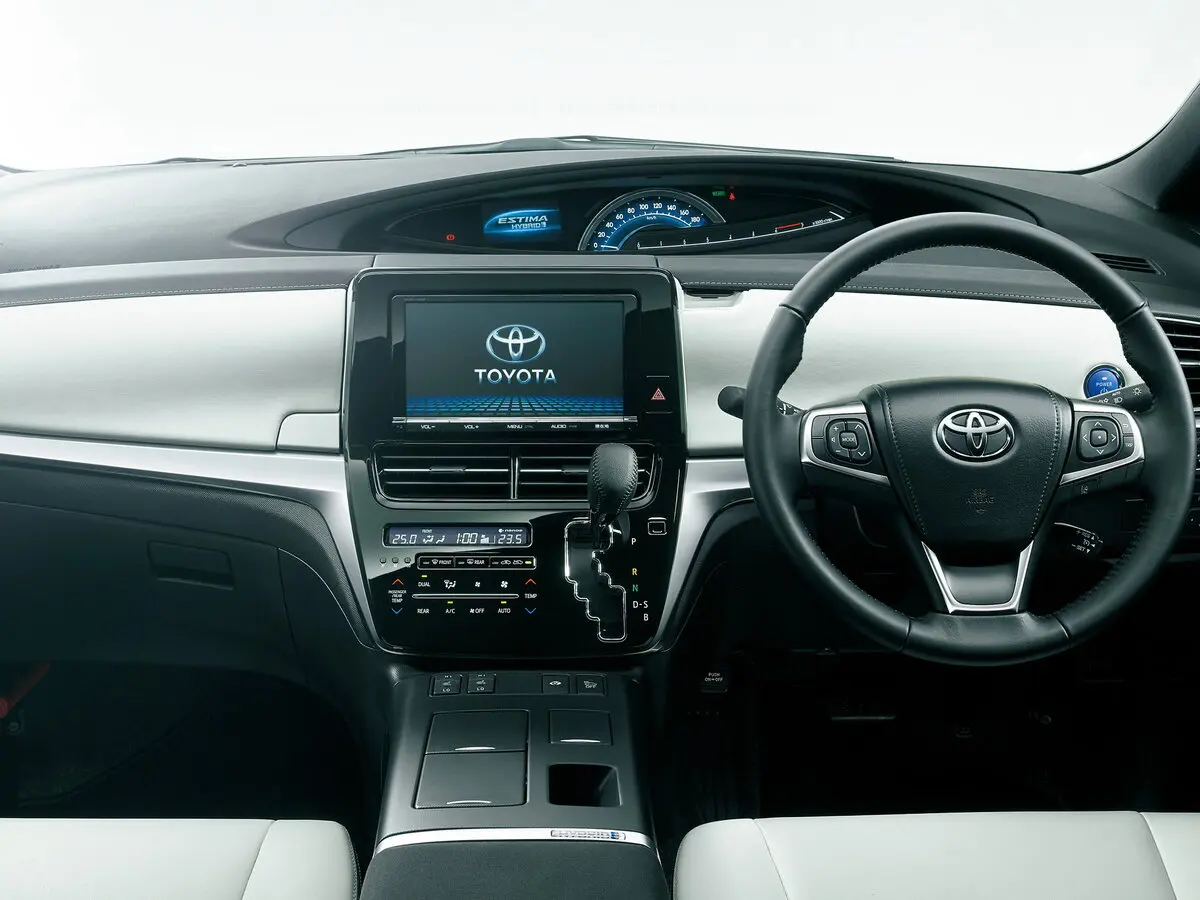 Toyota Estima III Рестайлинг 3 Минивэн — фото 5