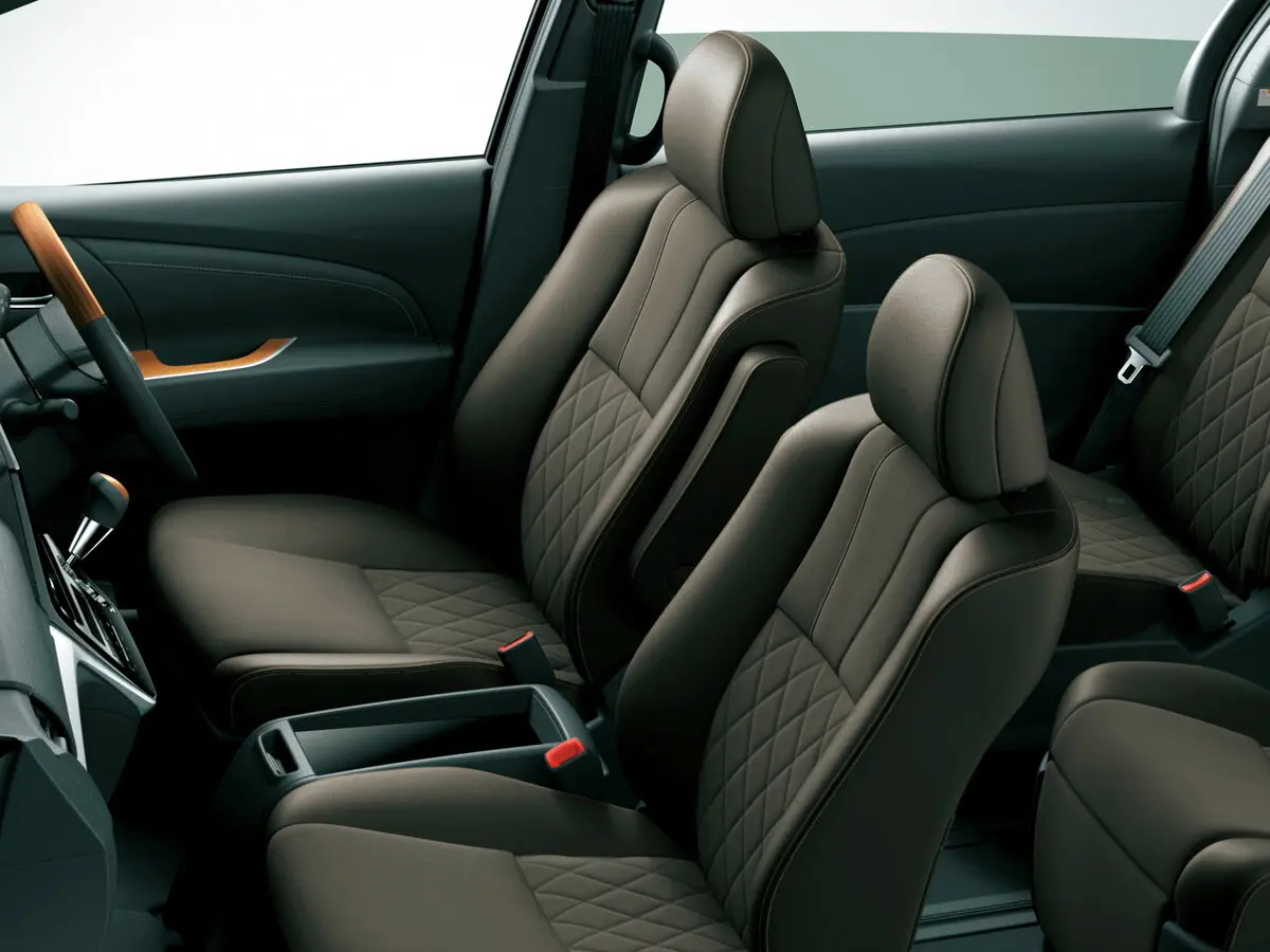 Toyota Estima III Рестайлинг 3 Минивэн — фото 6