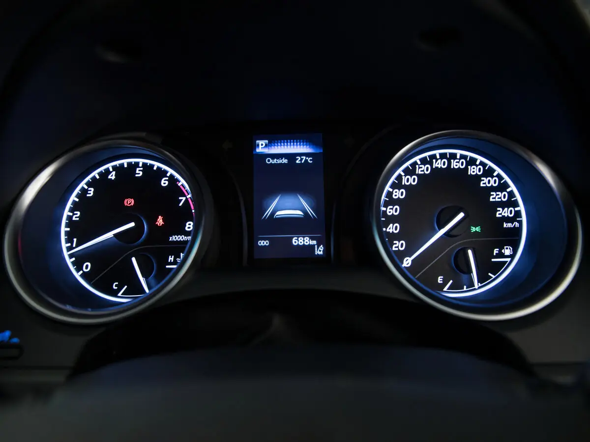 Daihatsu Altis V Седан — сүрөт 6