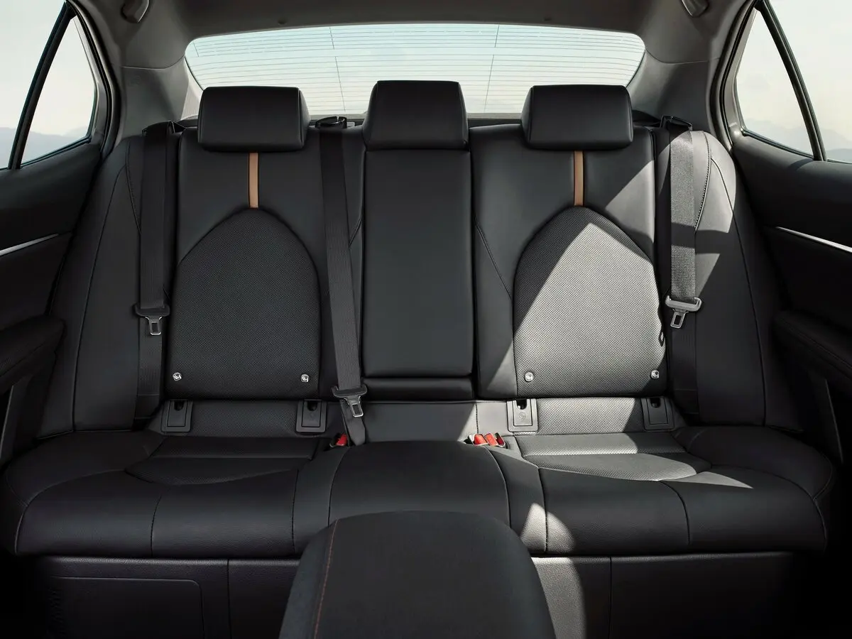 Daihatsu Altis V Седан — сүрөт 9