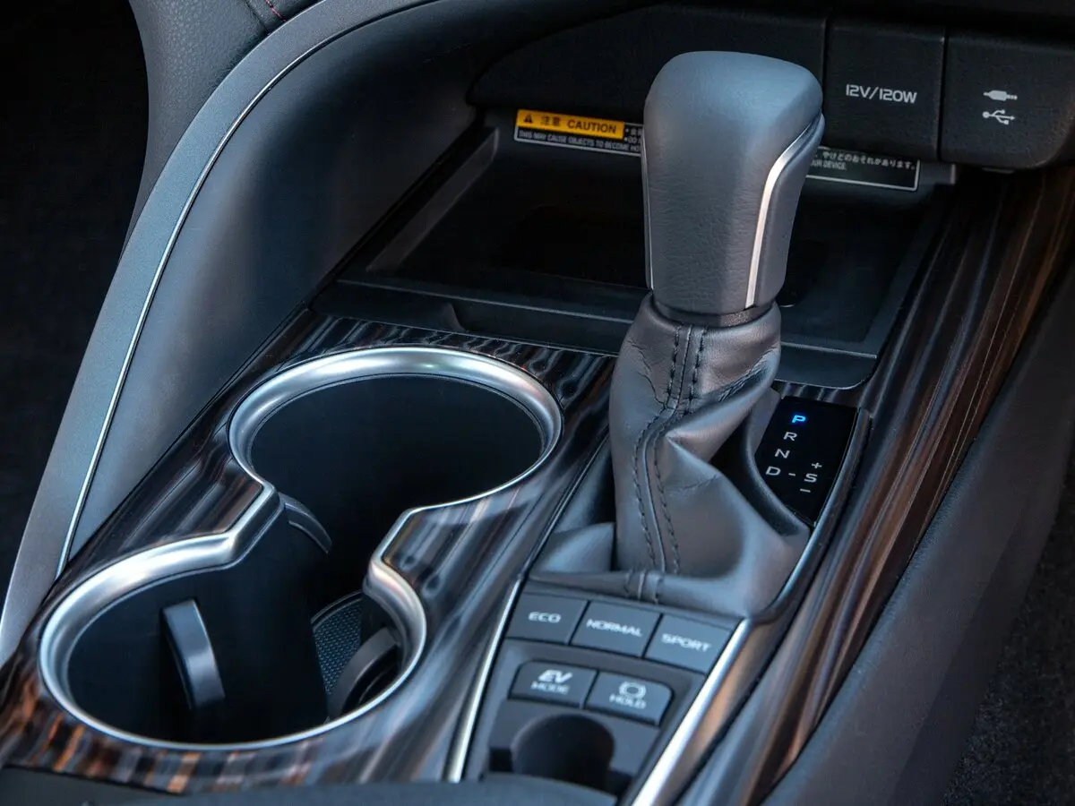 Daihatsu Altis V Седан — сүрөт 10
