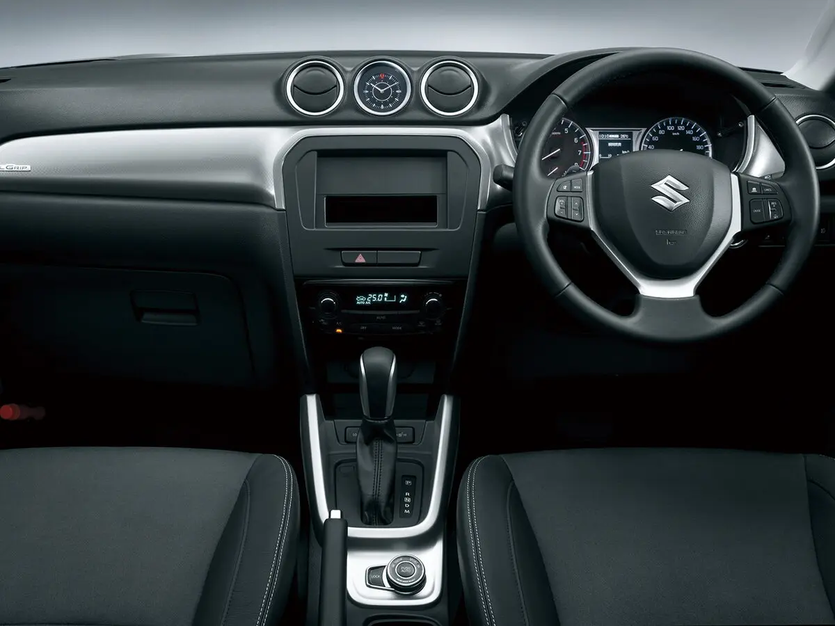 Suzuki Escudo IV Внедорожник 5 дв. — photo 4