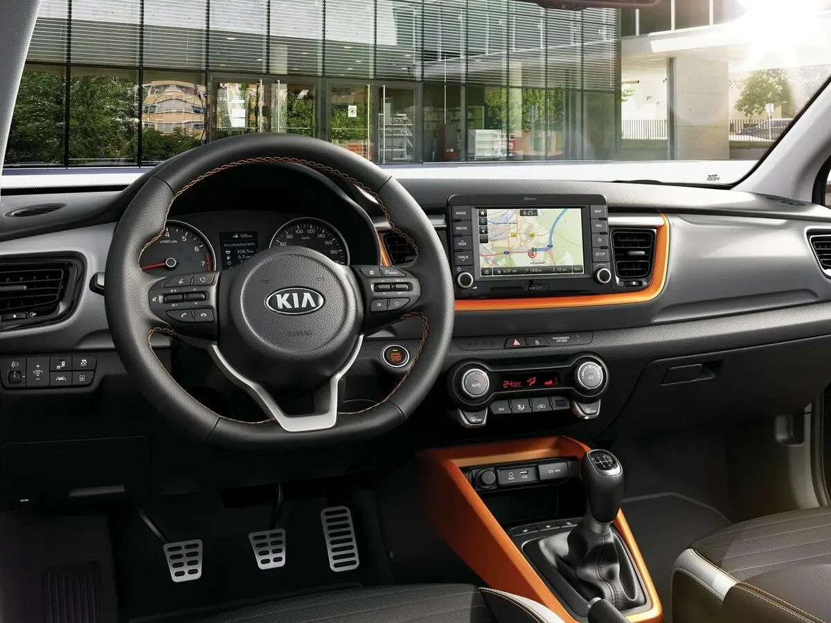 Kia Stonic I Внедорожник 5 дв. — фото 8