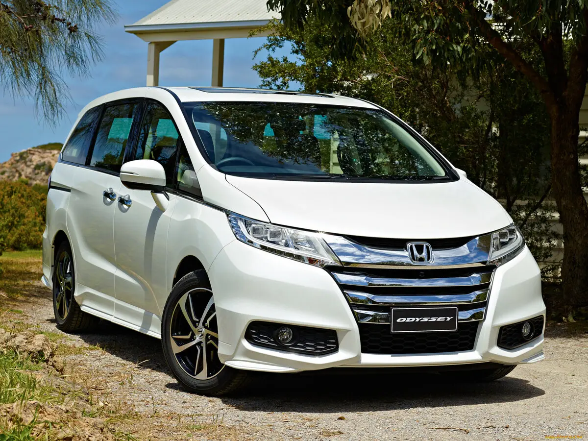 Honda Odyssey V Минивэн — фото 3