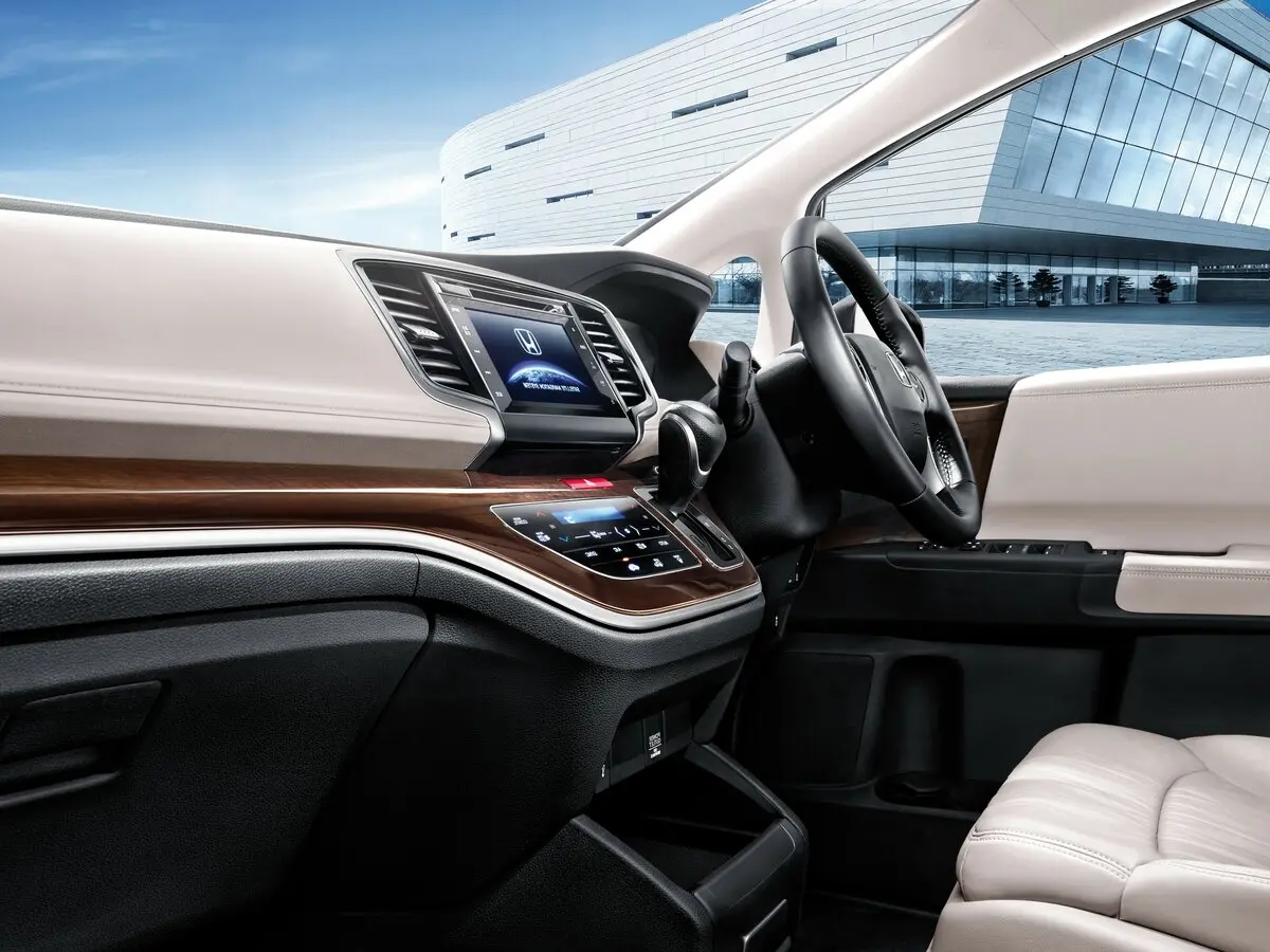Honda Odyssey V Минивэн — фото 6