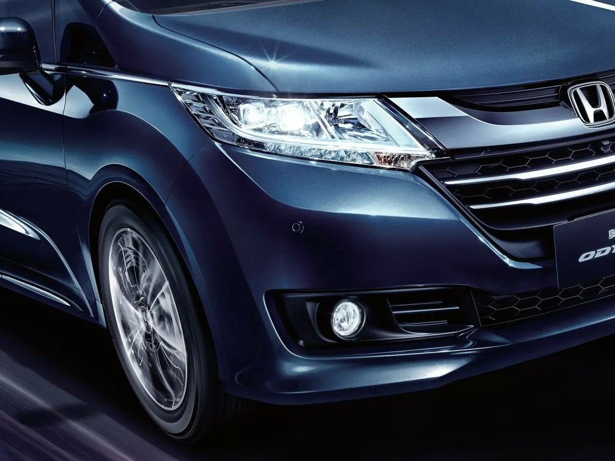 Honda Odyssey V Минивэн — фото 11