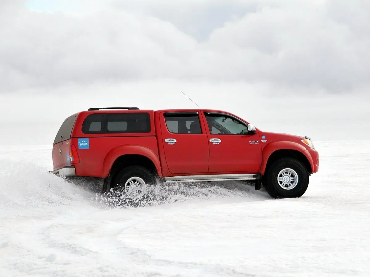 Toyota Hilux VII Пикап Двойная кабина Arctic Trucks — сүрөт 2