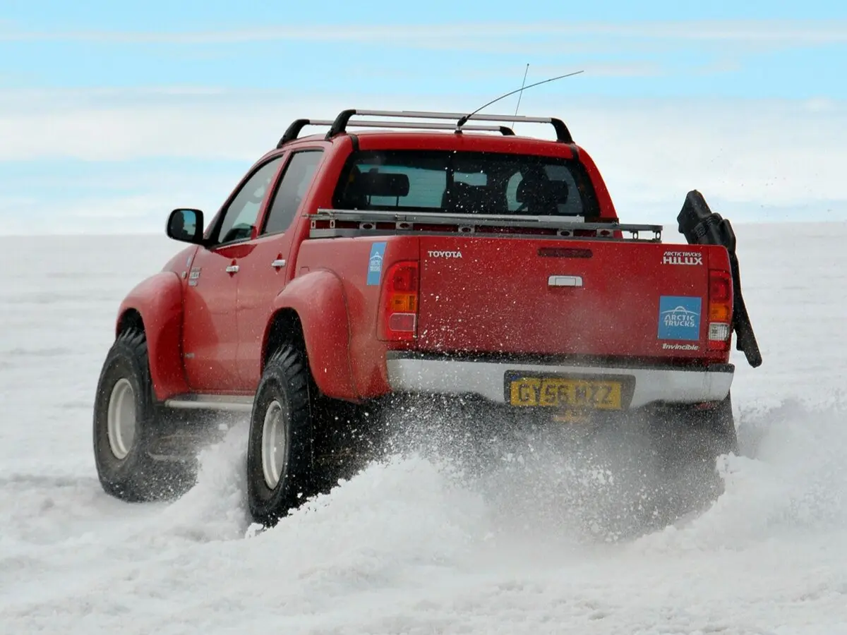 Toyota Hilux VII Пикап Двойная кабина Arctic Trucks — сүрөт 4