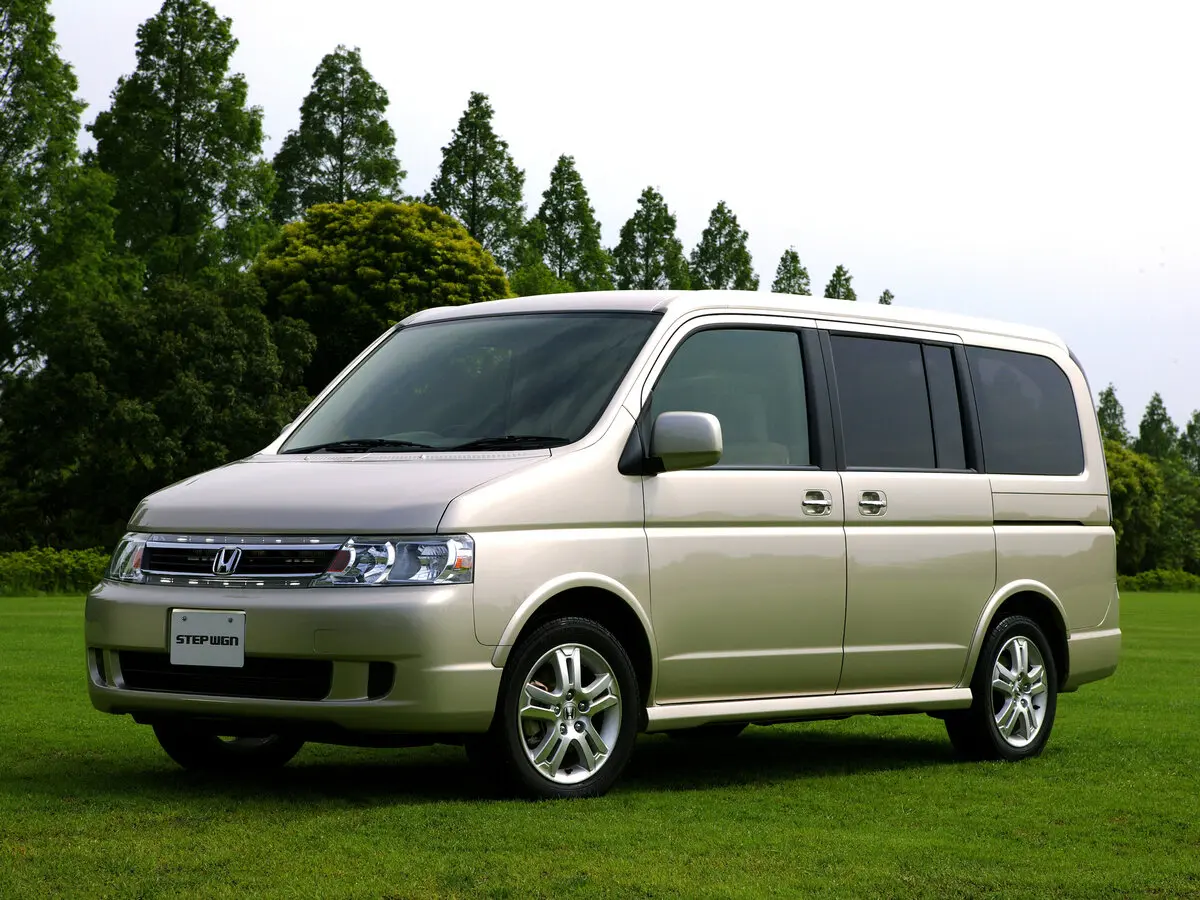 Honda Stepwgn II Рестайлинг Минивэн Spada