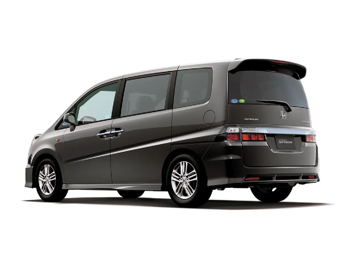 Honda Stepwgn III Минивэн Spada — фото 4